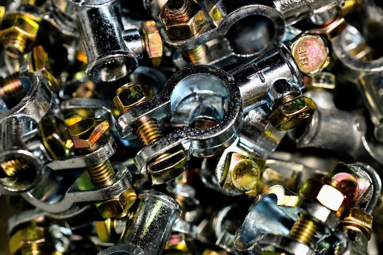 Metallic components for new energy storage